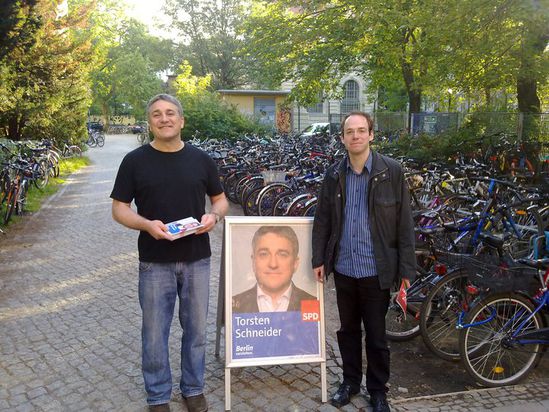 Frühverteilung vor dem Carl-von-Ossietzky-Gymnasium