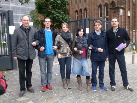 Frühverteilung vor der Heinrich-Schliemann-Oberschule